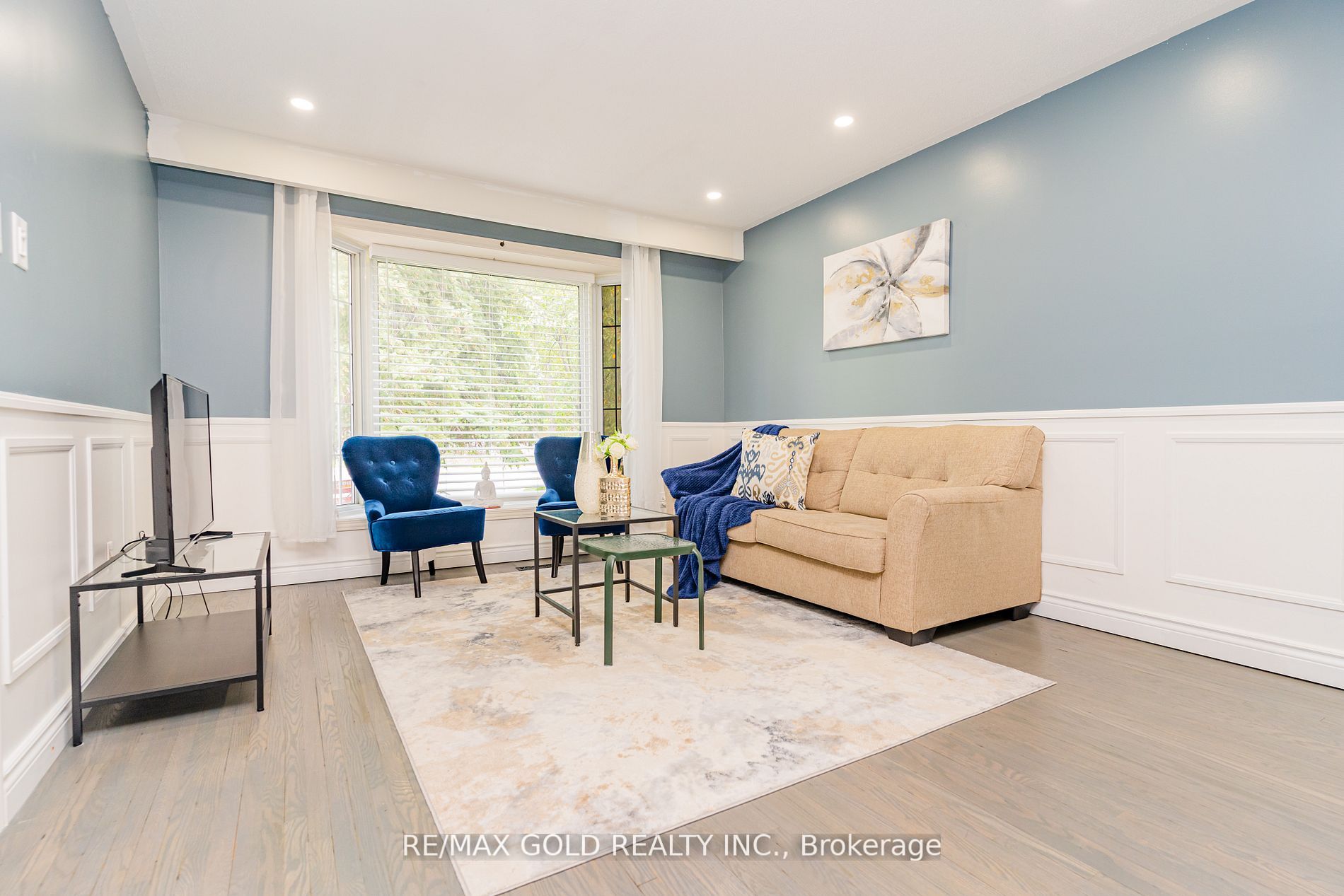 122 Earnscliffe Circ