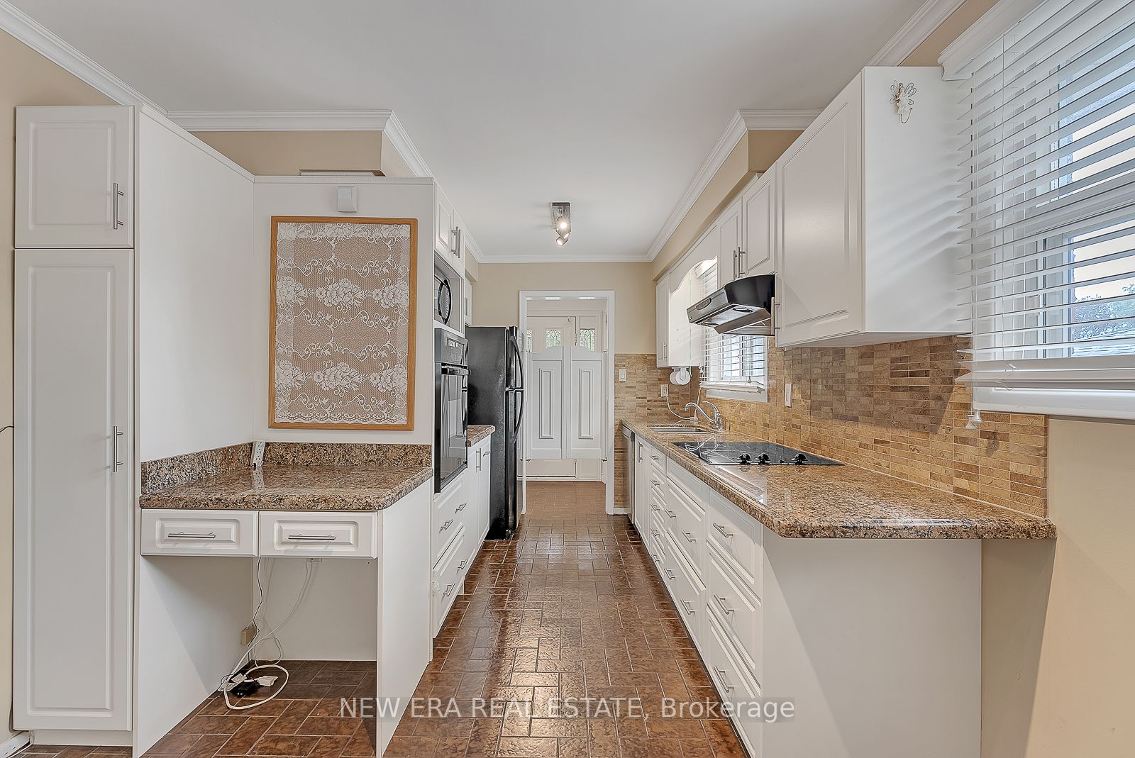 18 West Wareside Rd