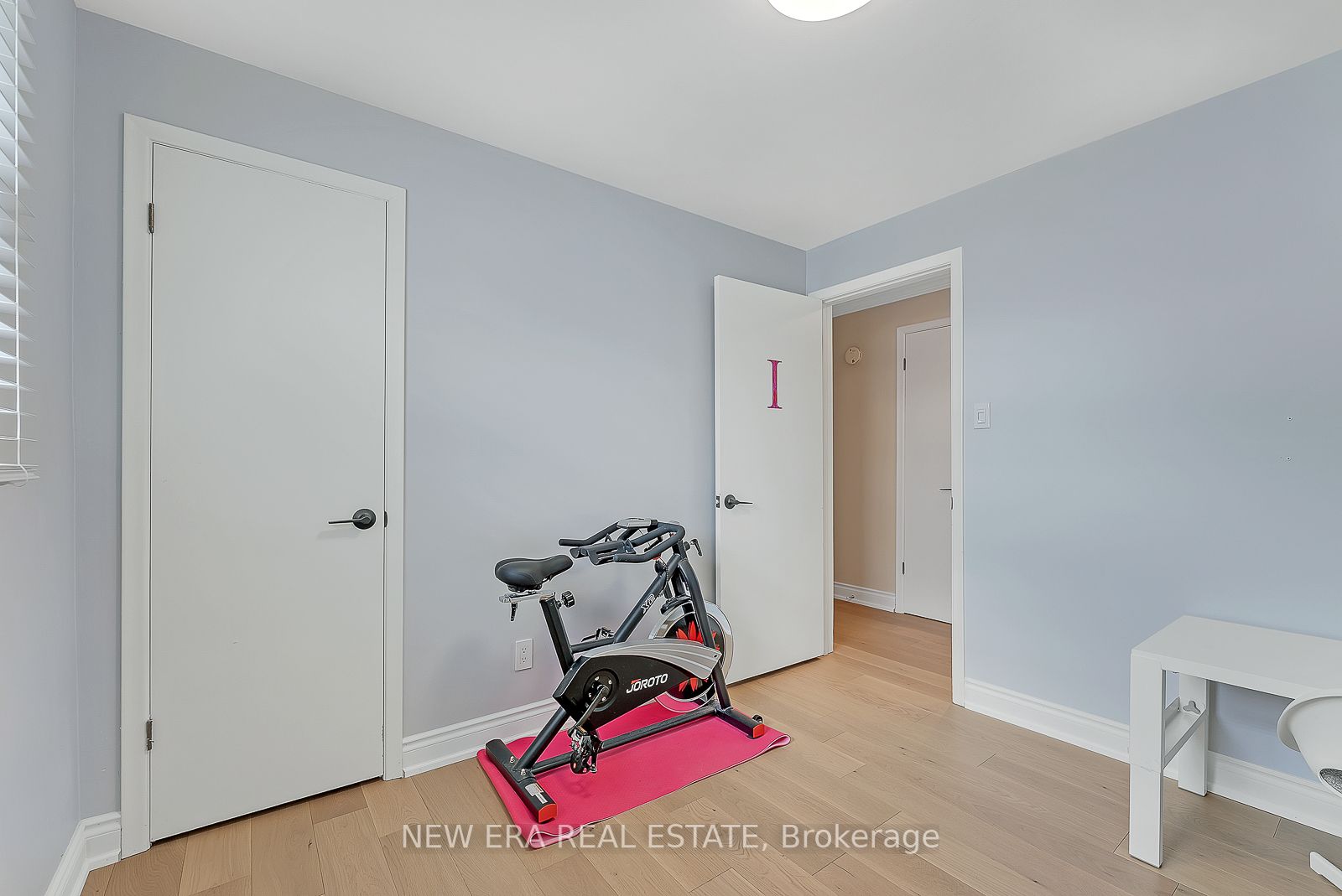 18 West Wareside Rd