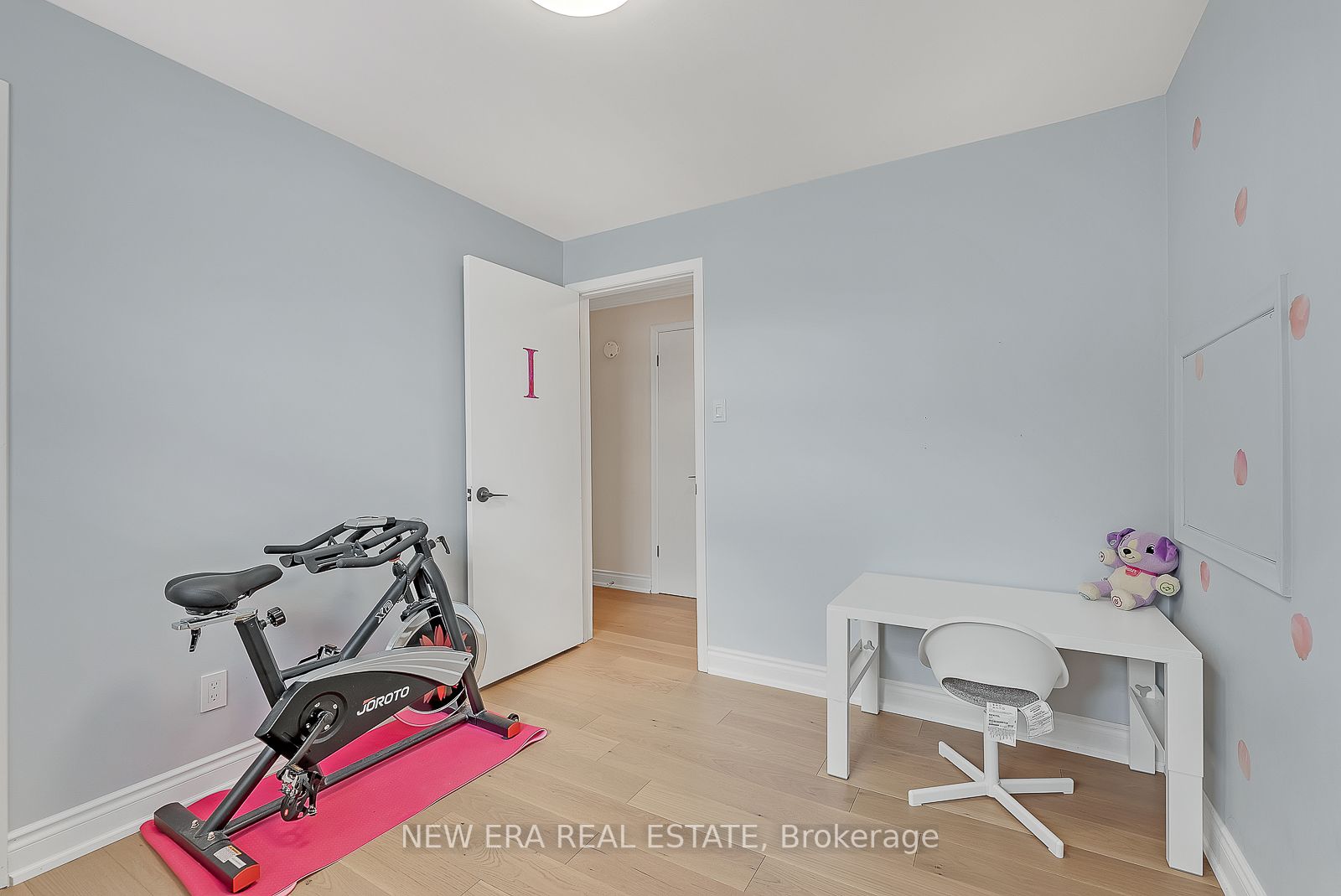 18 West Wareside Rd