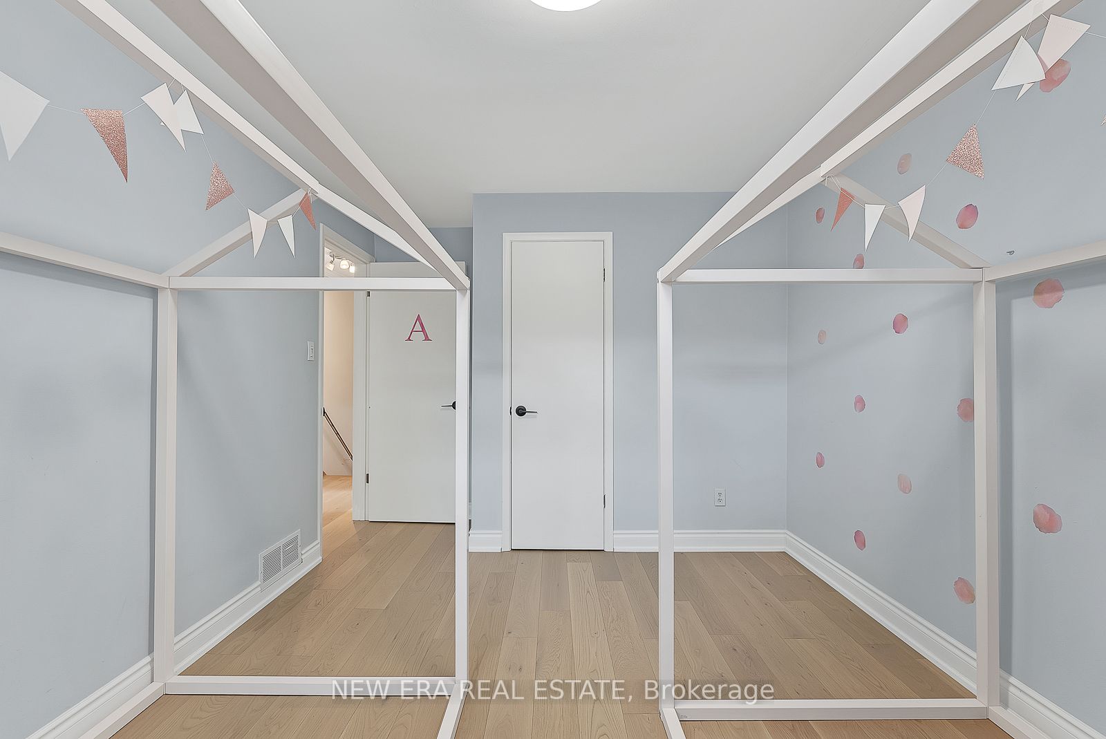 18 West Wareside Rd