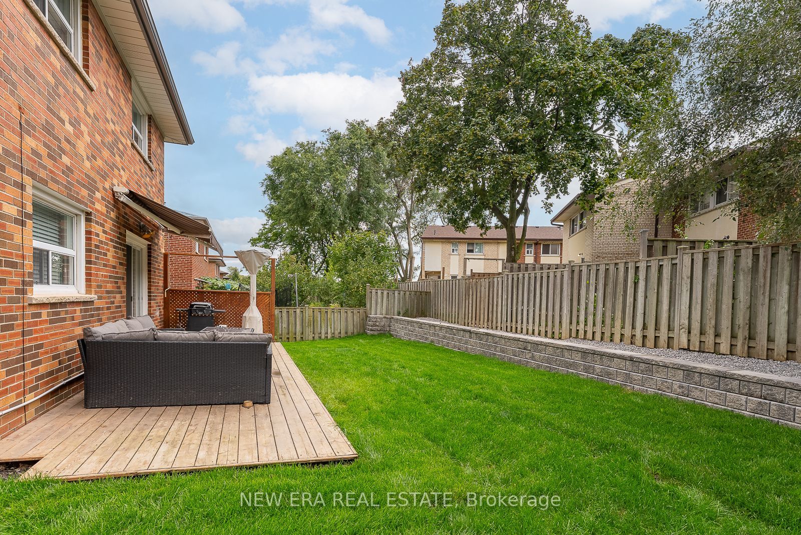 18 West Wareside Rd