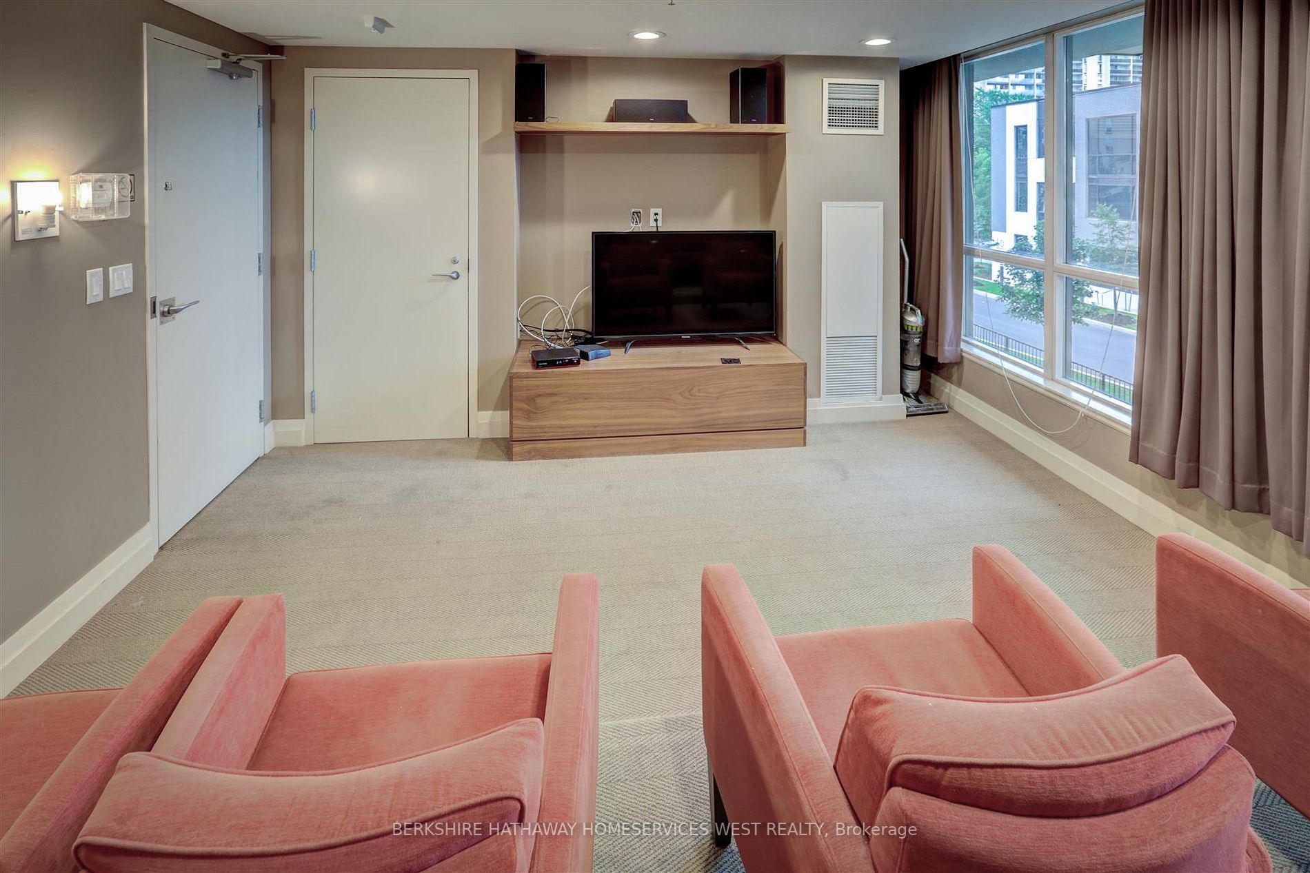 70 High Park Ave, #1008