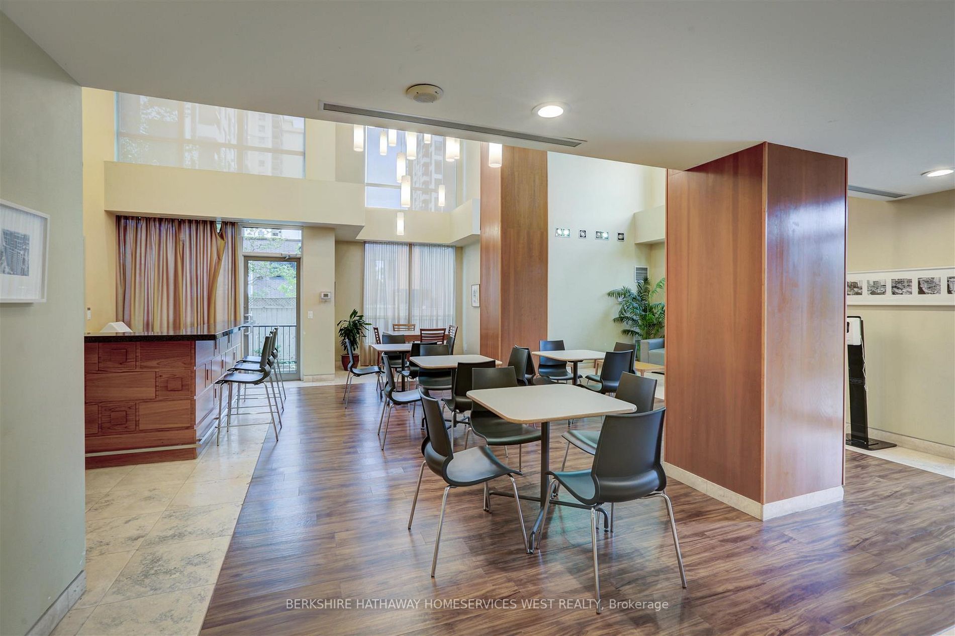 70 High Park Ave, #1008