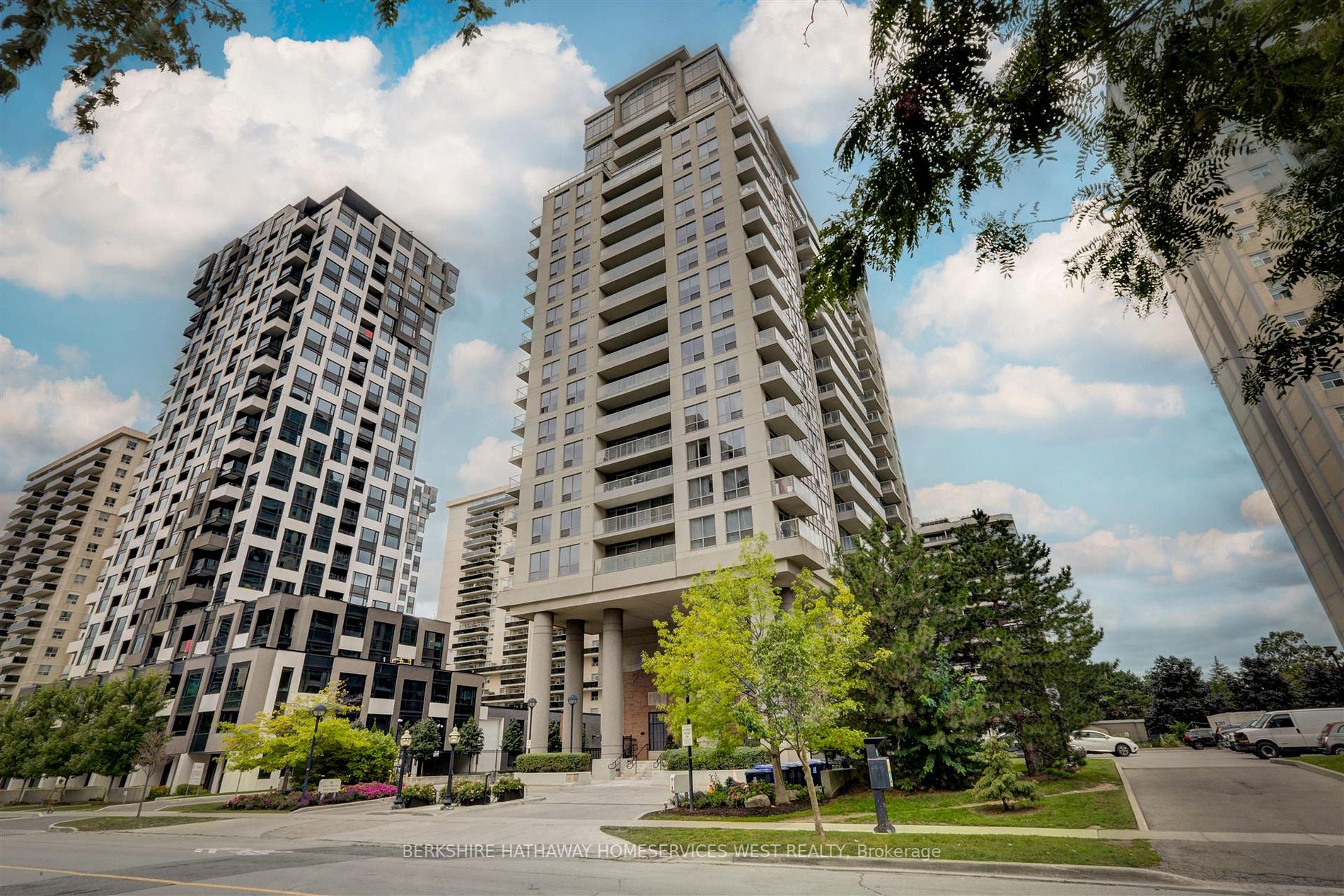 70 High Park Ave, #1008