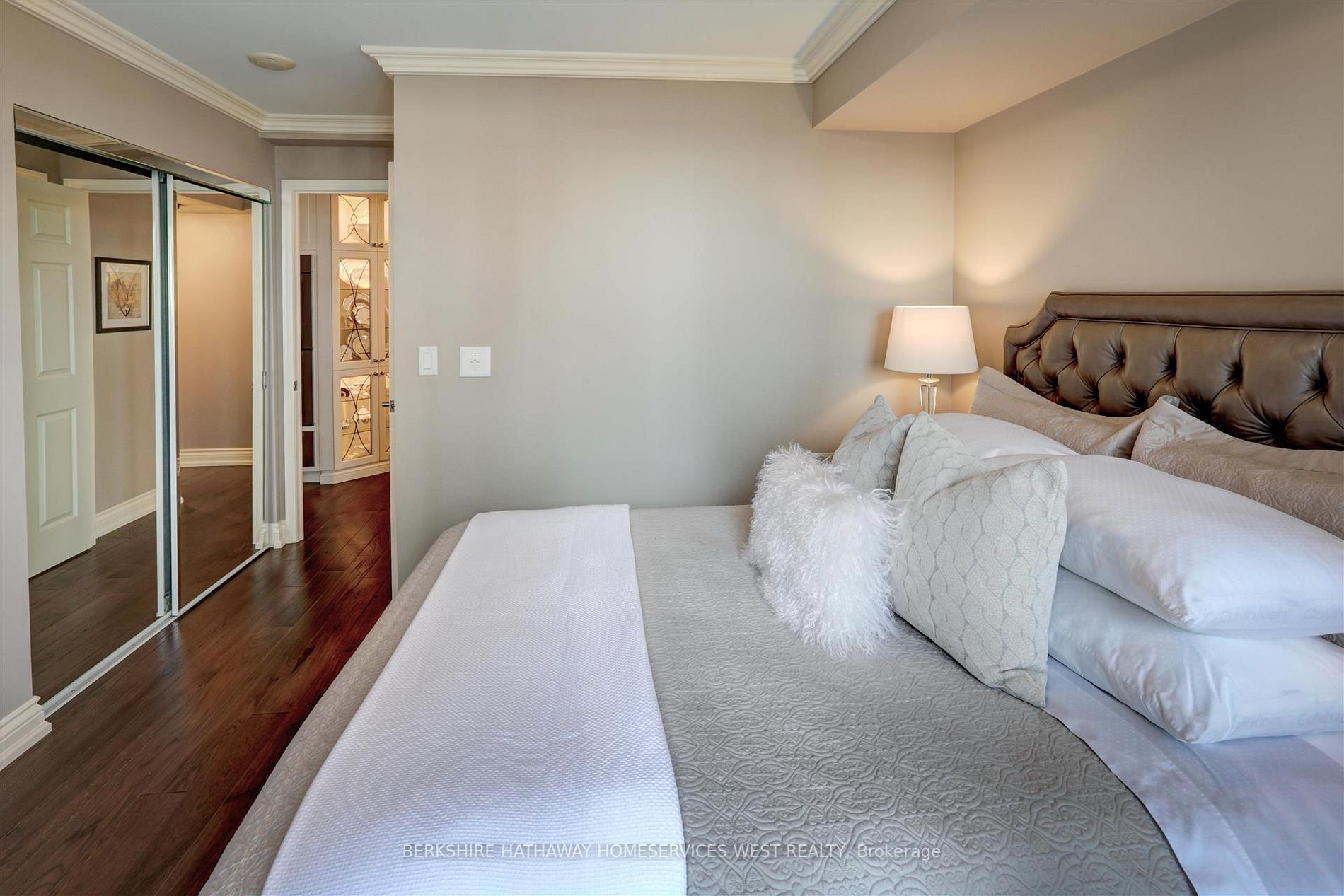 70 High Park Ave, #1008