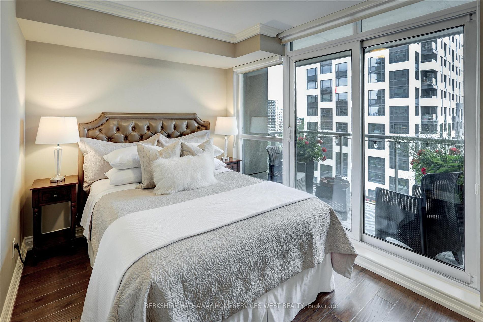 70 High Park Ave, #1008