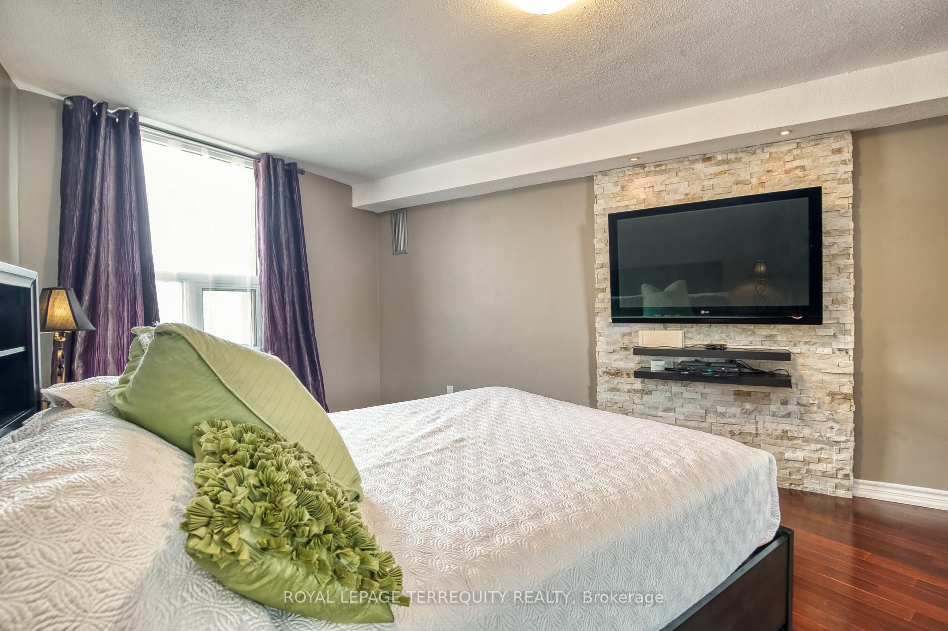 Listing W7000532 - Large Photo # 18