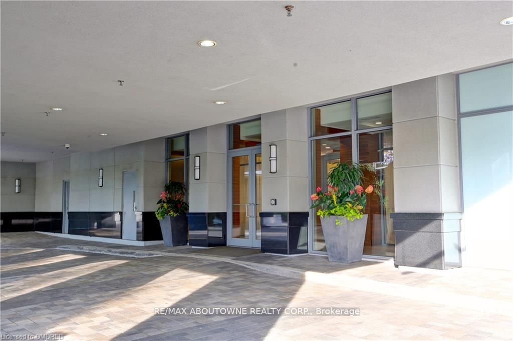 3500 Lakeshore Road W, #321