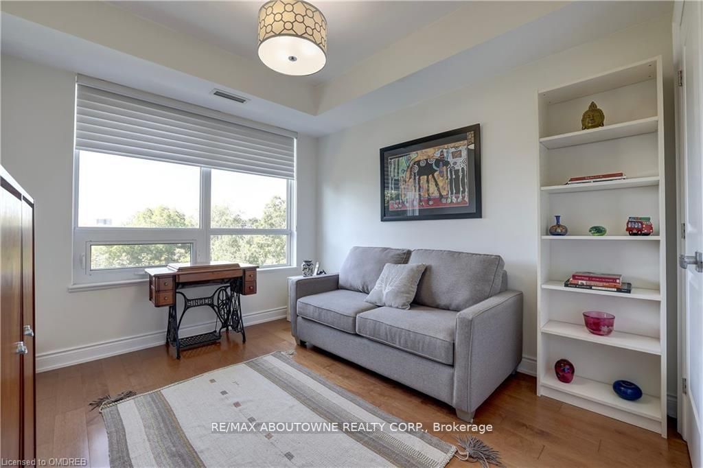 3500 Lakeshore Road W, #321