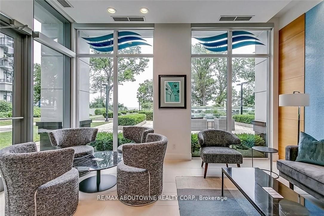 3500 Lakeshore Road W, #321