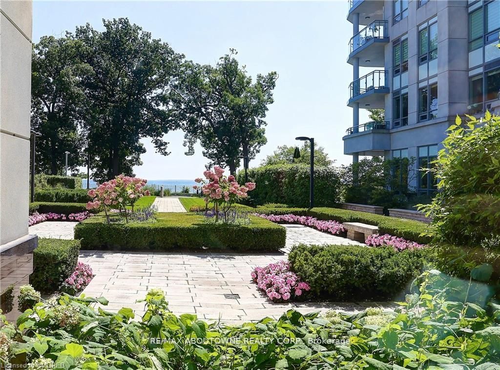 3500 Lakeshore Road W, #321