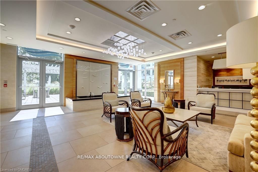 3500 Lakeshore Road W, #321