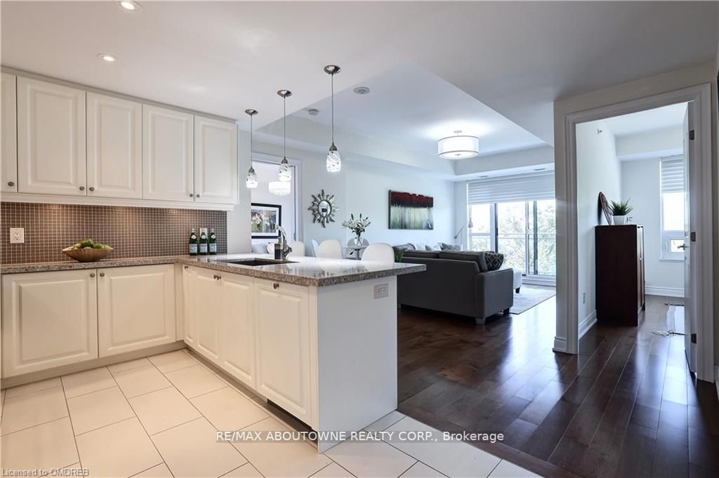 3500 Lakeshore Road W, #321