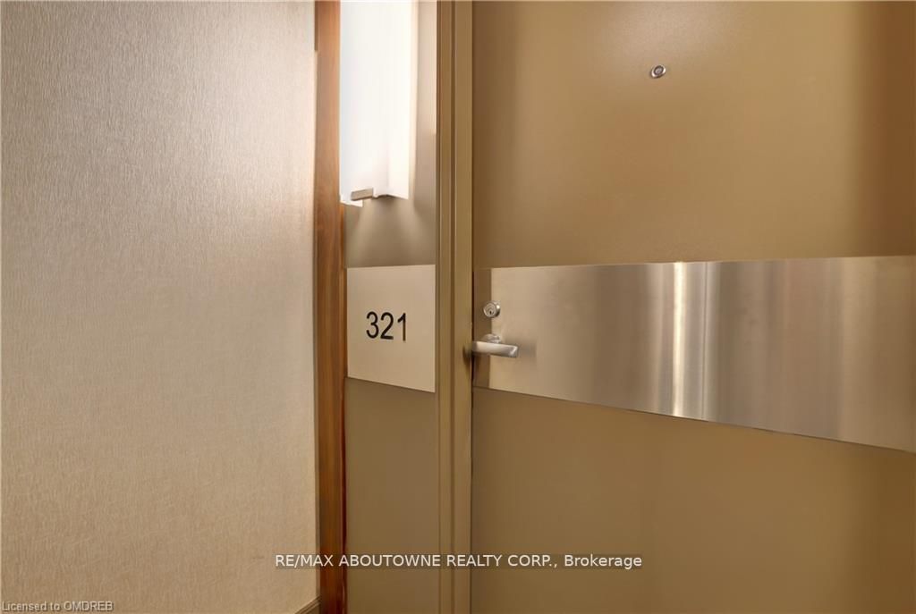 3500 Lakeshore Road W, #321