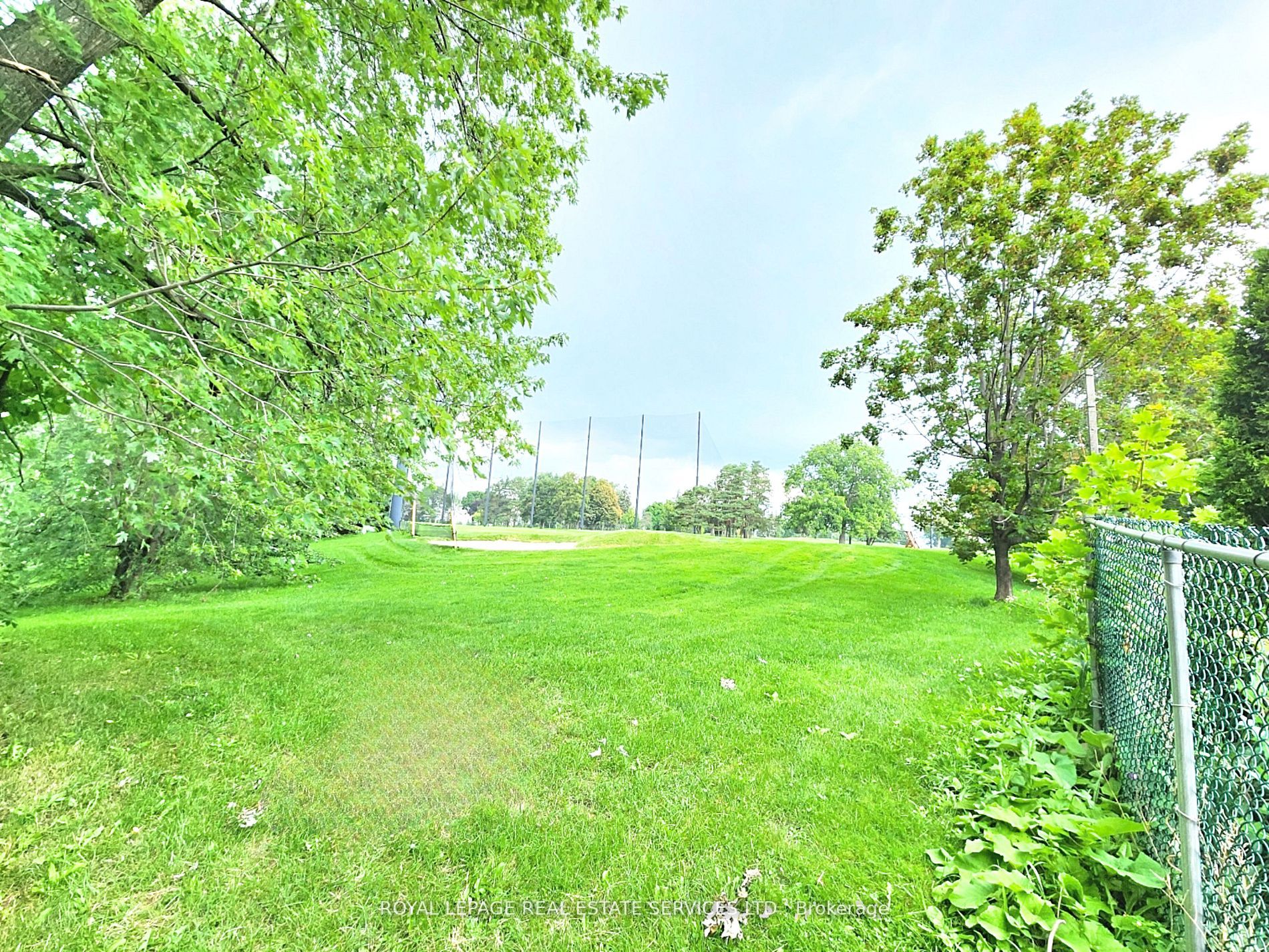 7 Golfwood Heights