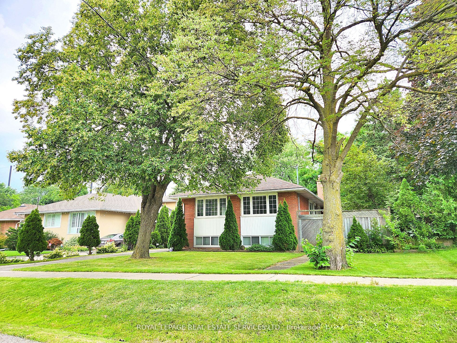 7 Golfwood Heights