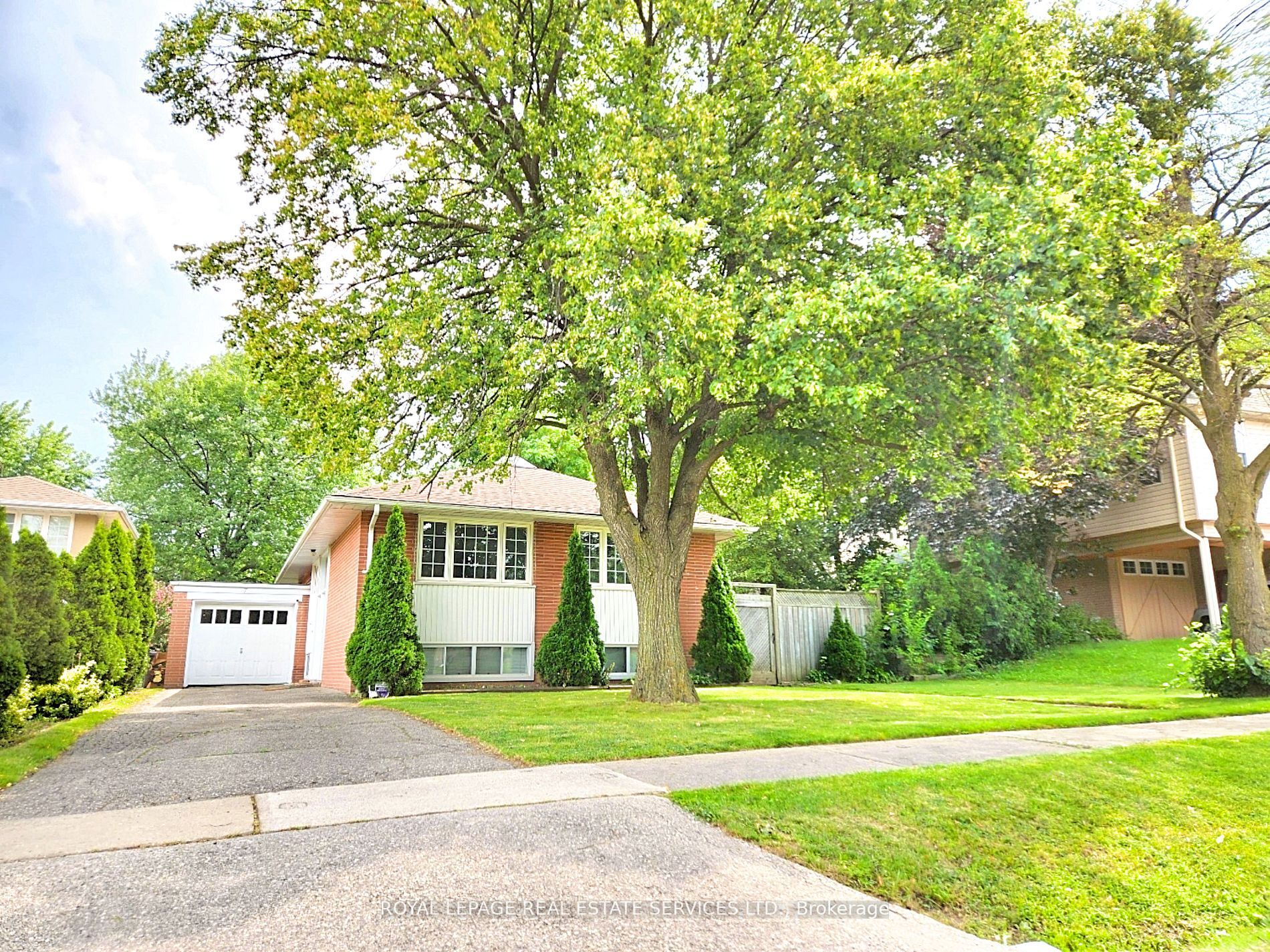 7 Golfwood Heights
