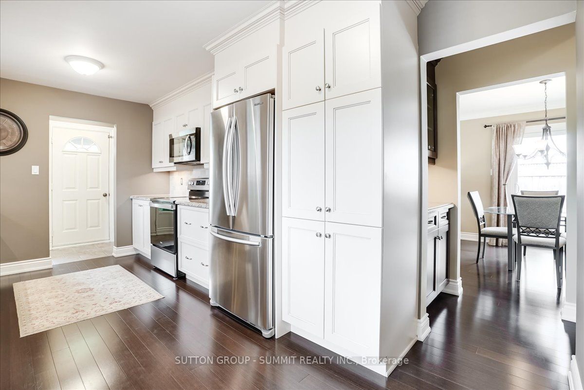 375 Bryant Cres