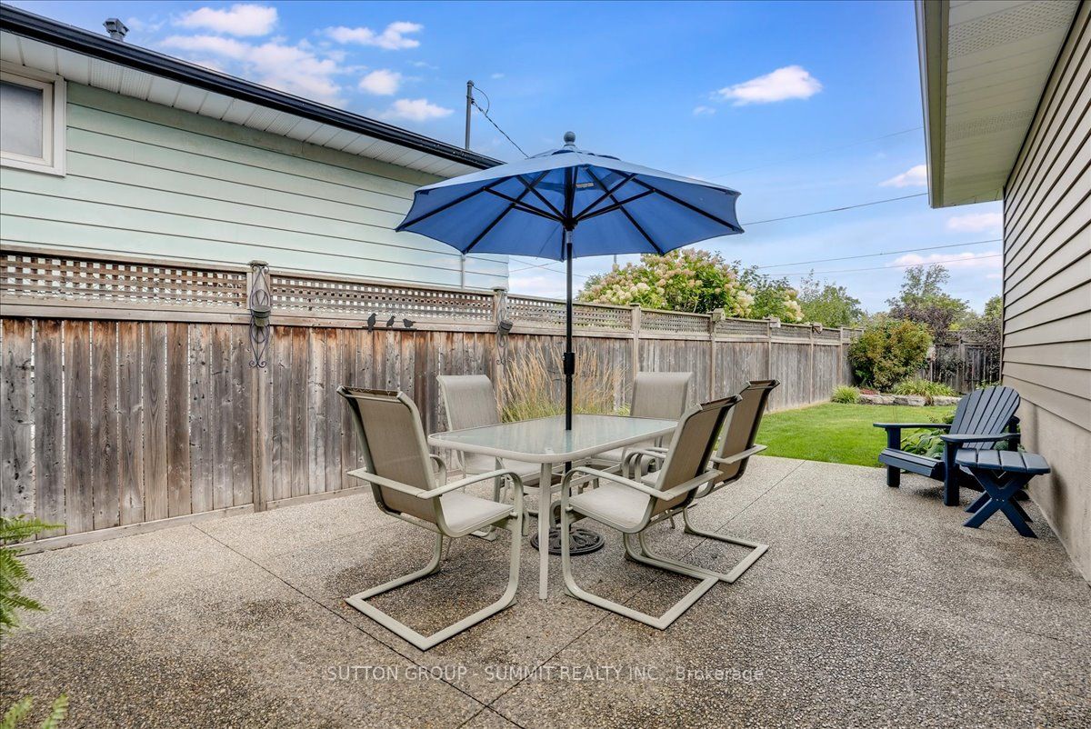 375 Bryant Cres