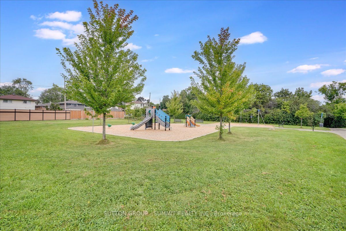 375 Bryant Cres