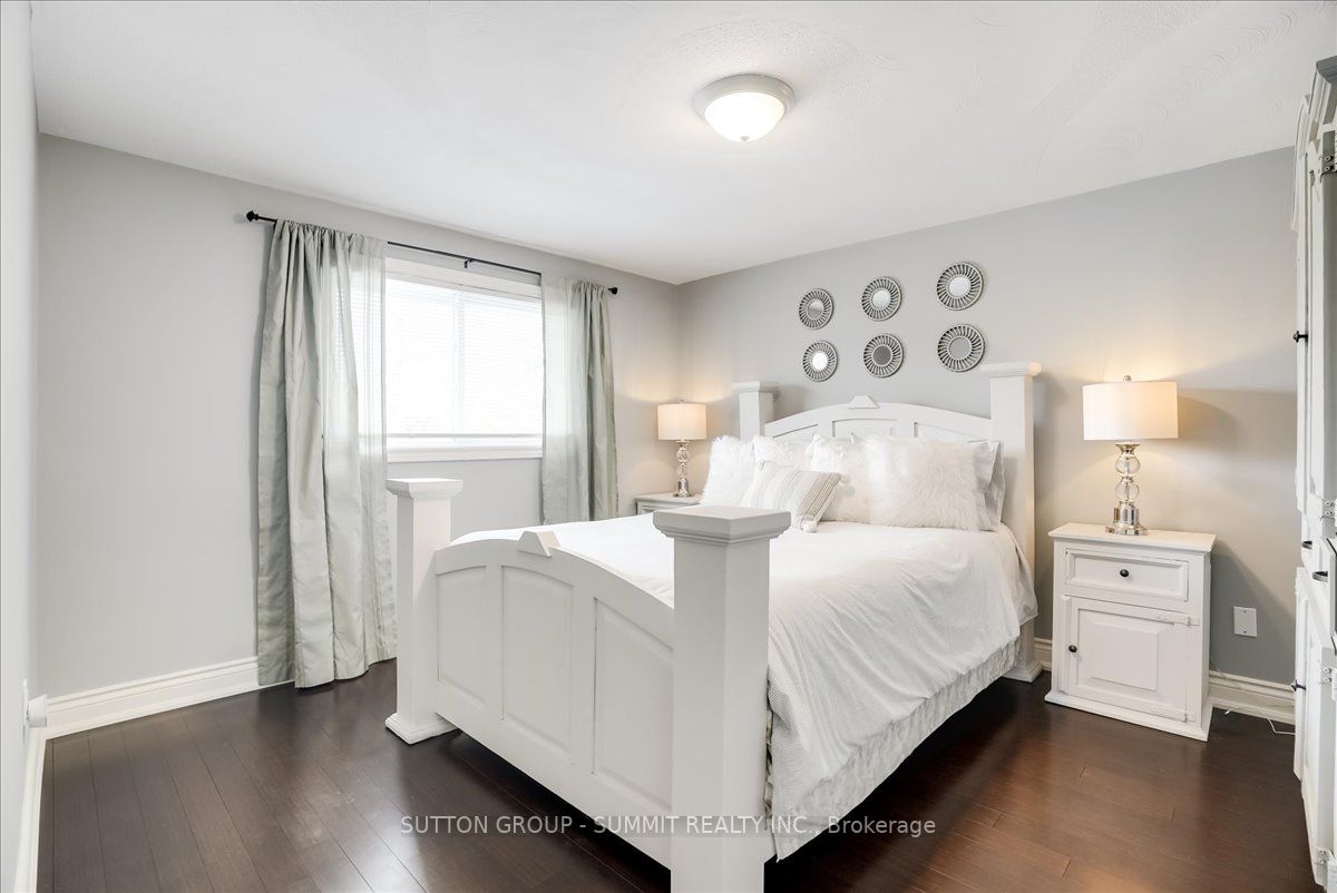 375 Bryant Cres