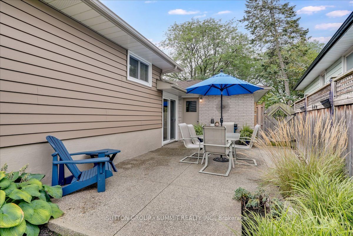 375 Bryant Cres