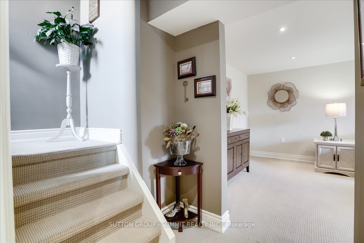 375 Bryant Cres