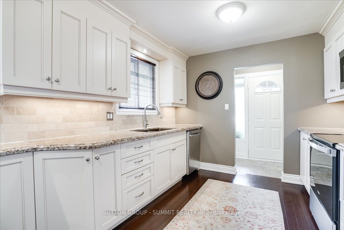 375 Bryant Cres