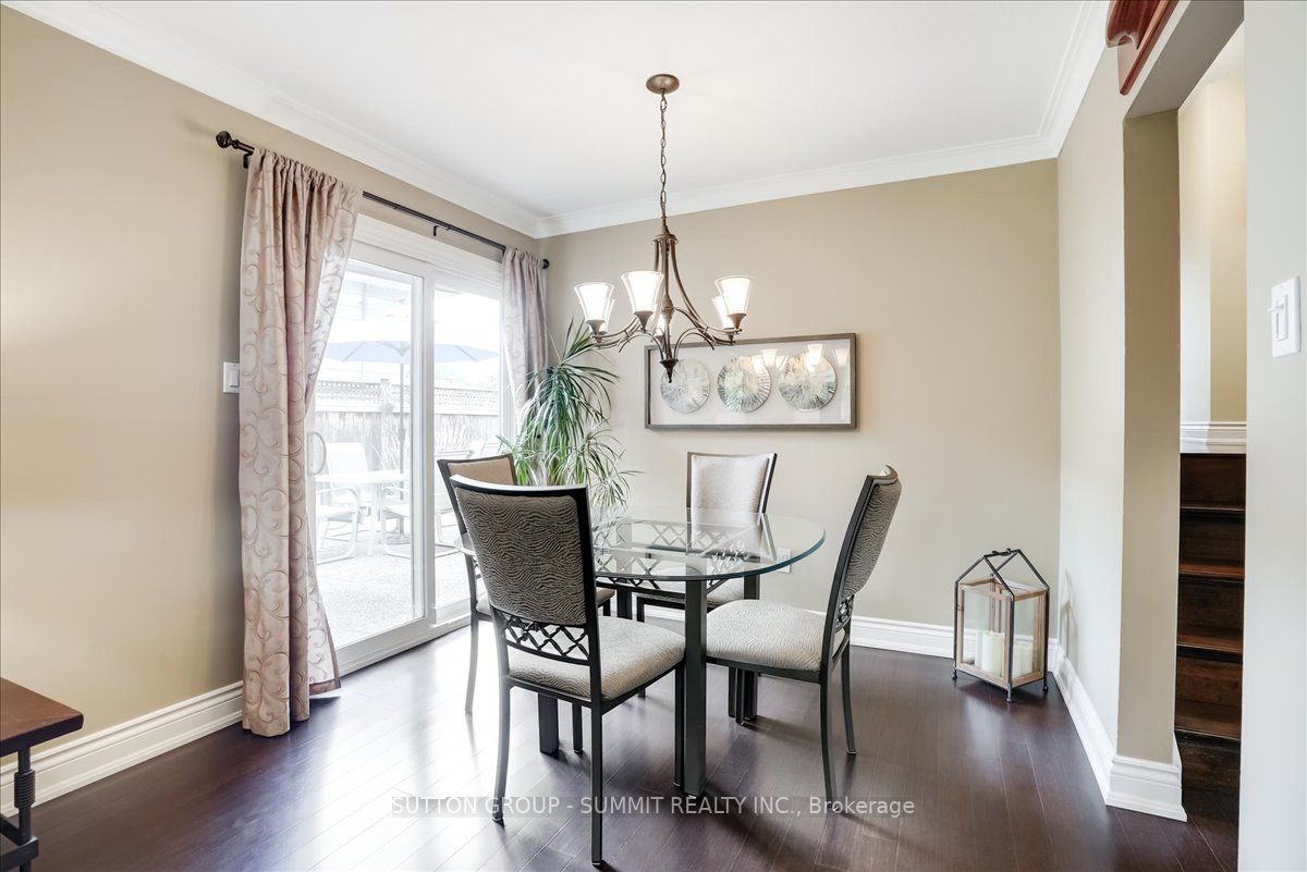 375 Bryant Cres