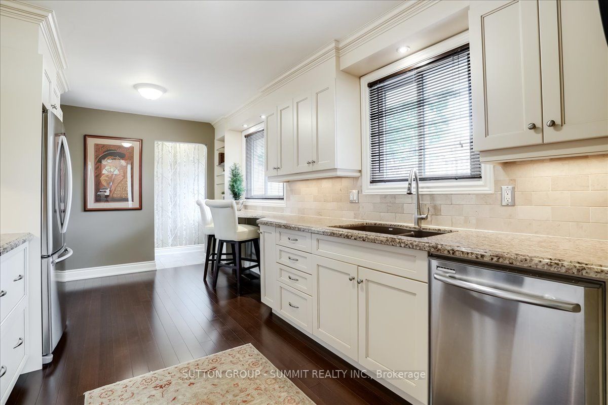375 Bryant Cres