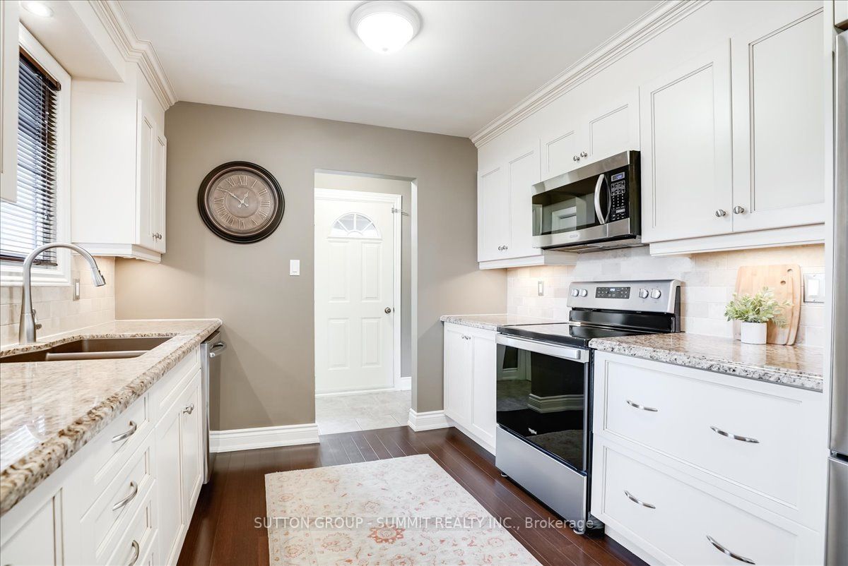 375 Bryant Cres