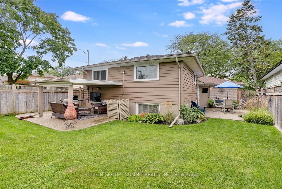 375 Bryant Cres