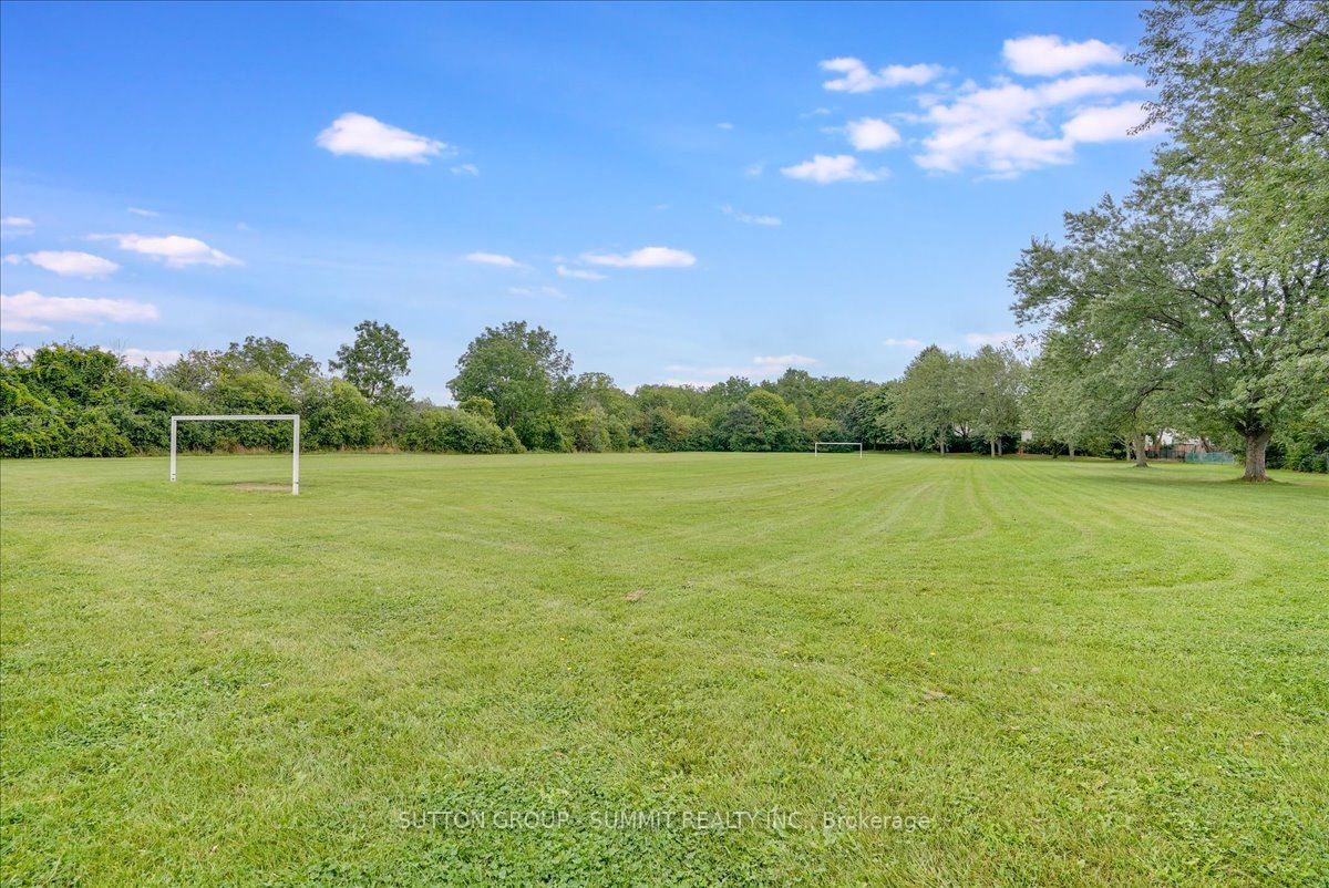 375 Bryant Cres