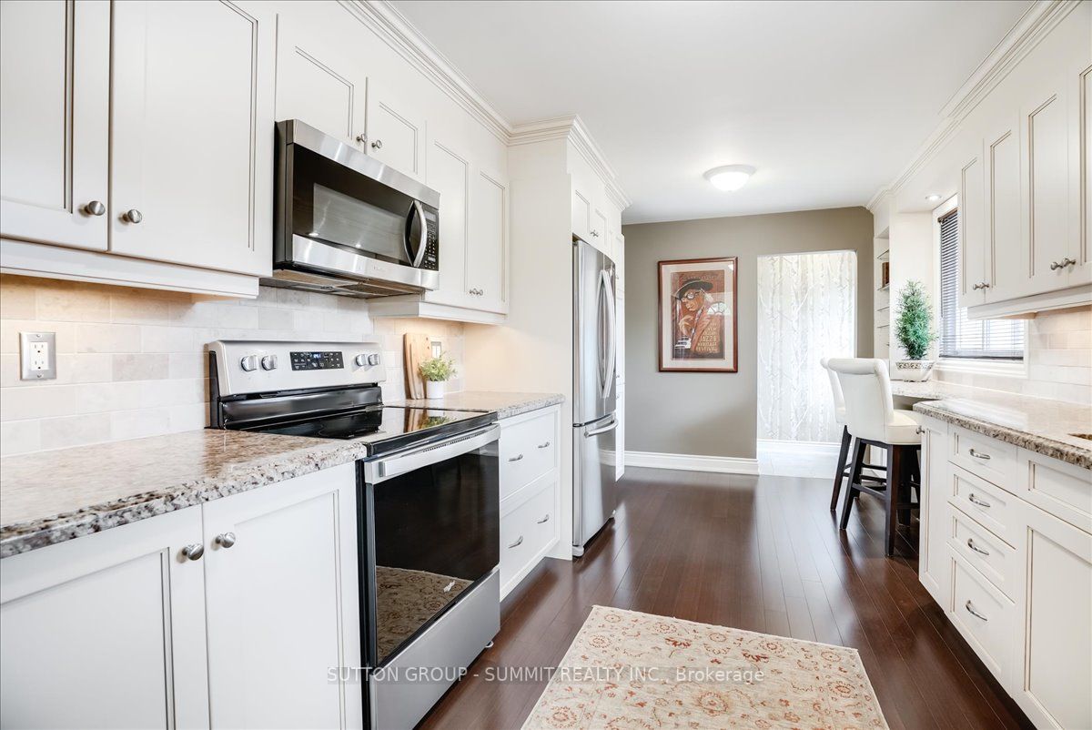 375 Bryant Cres