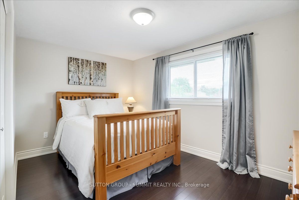 375 Bryant Cres