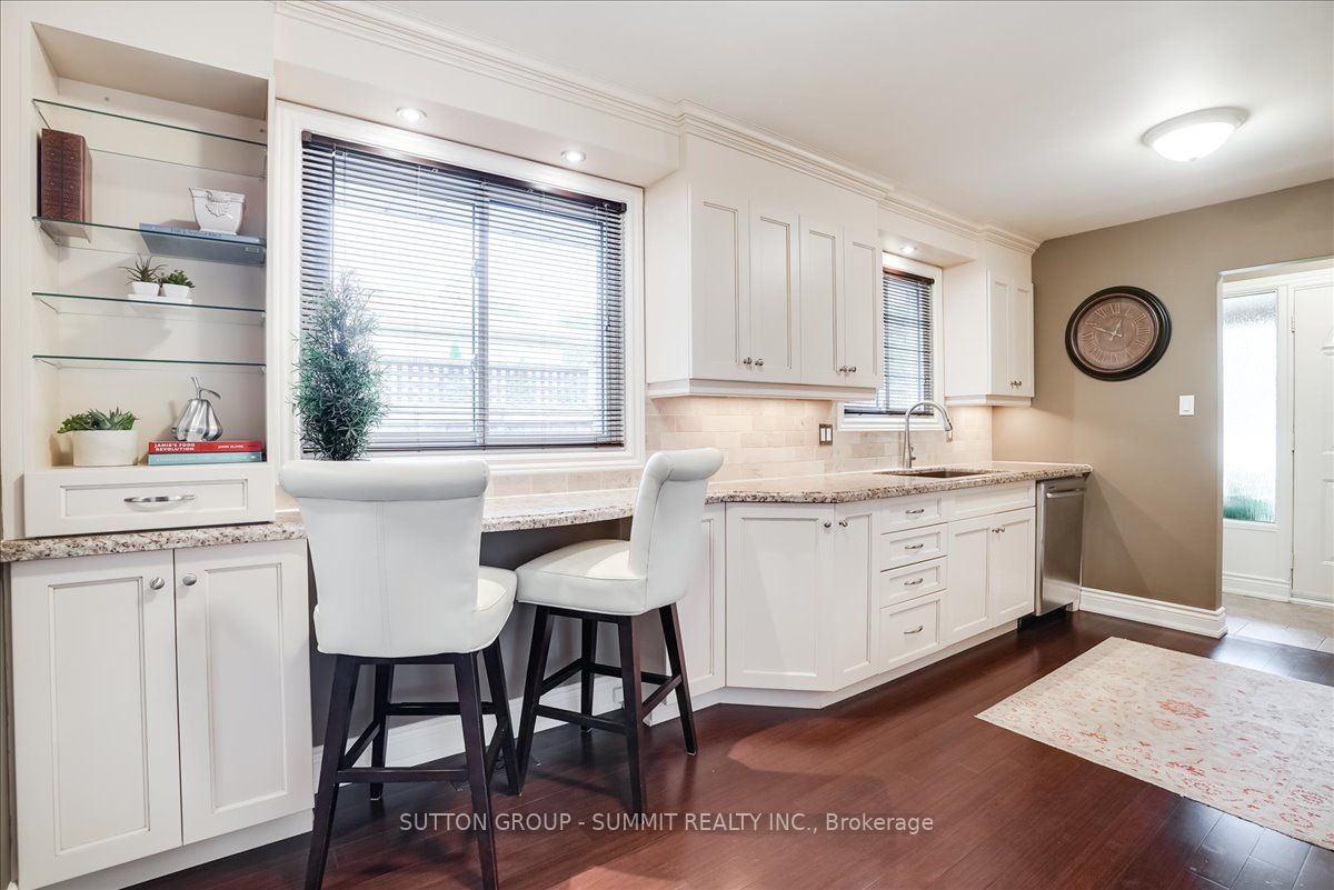 375 Bryant Cres