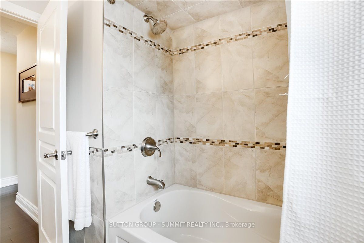 375 Bryant Cres