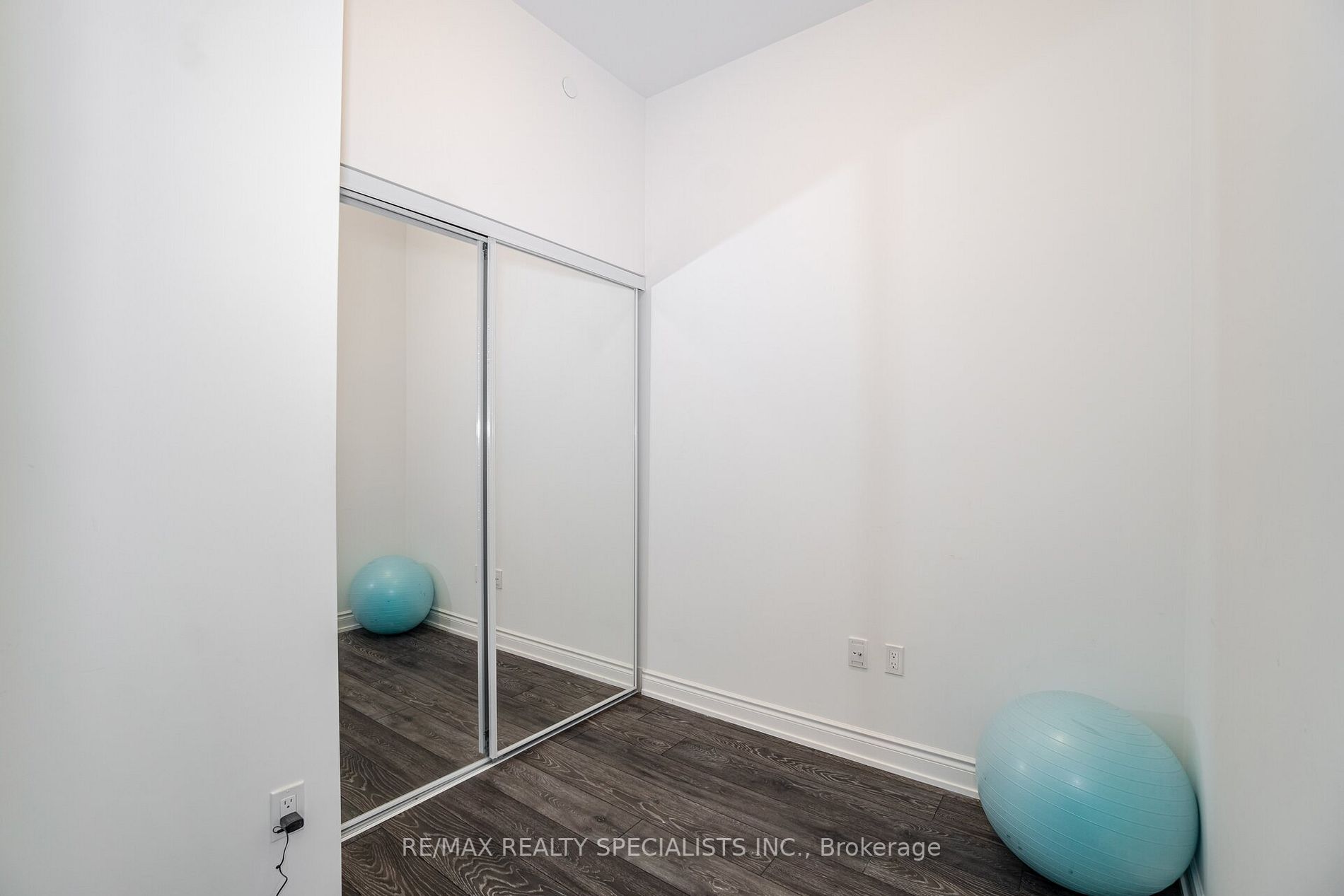 1050 Main St E, #624