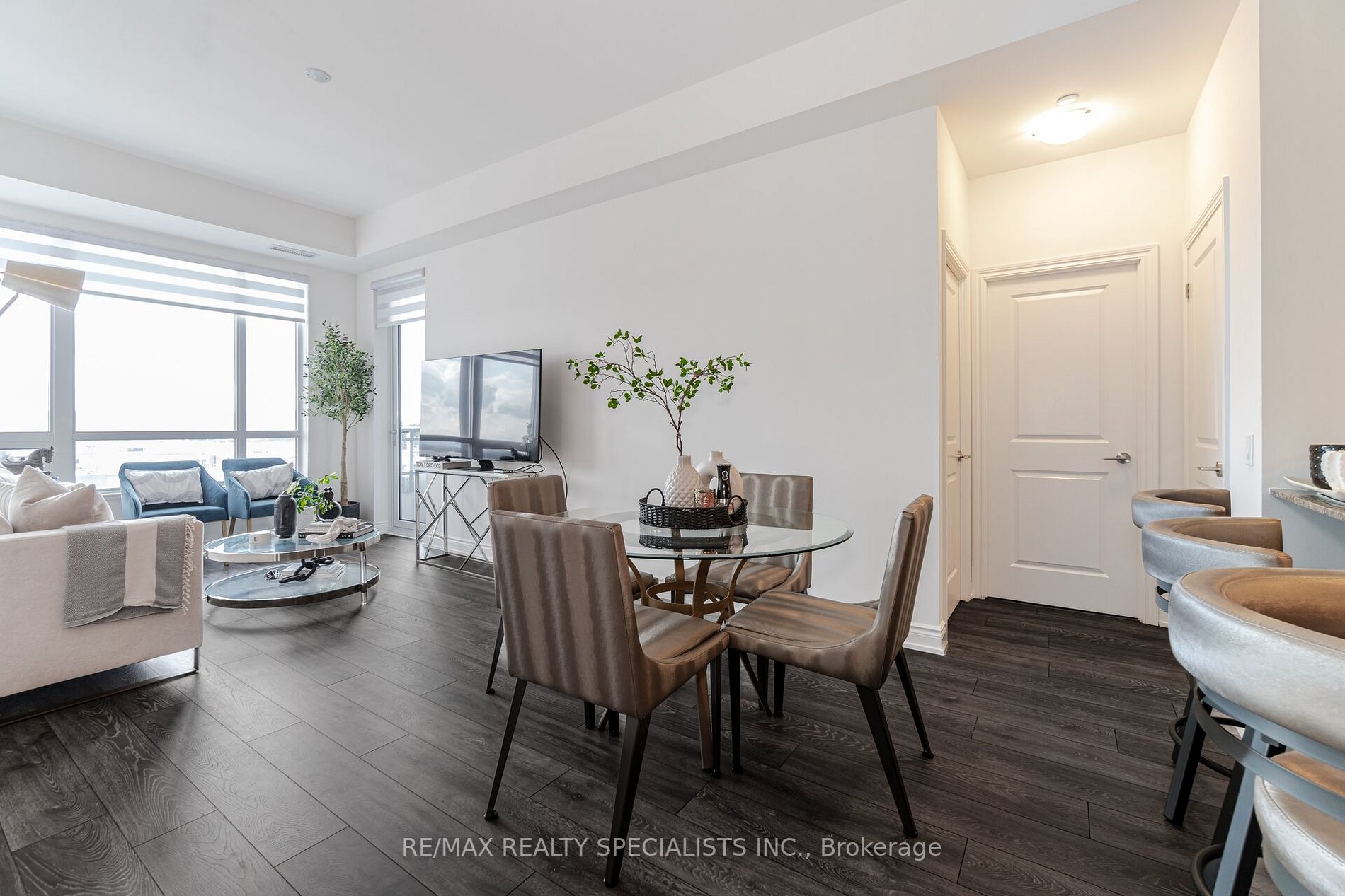 1050 Main St E, #624