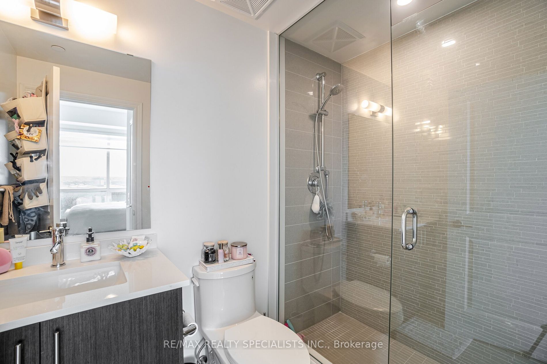 1050 Main St E, #624