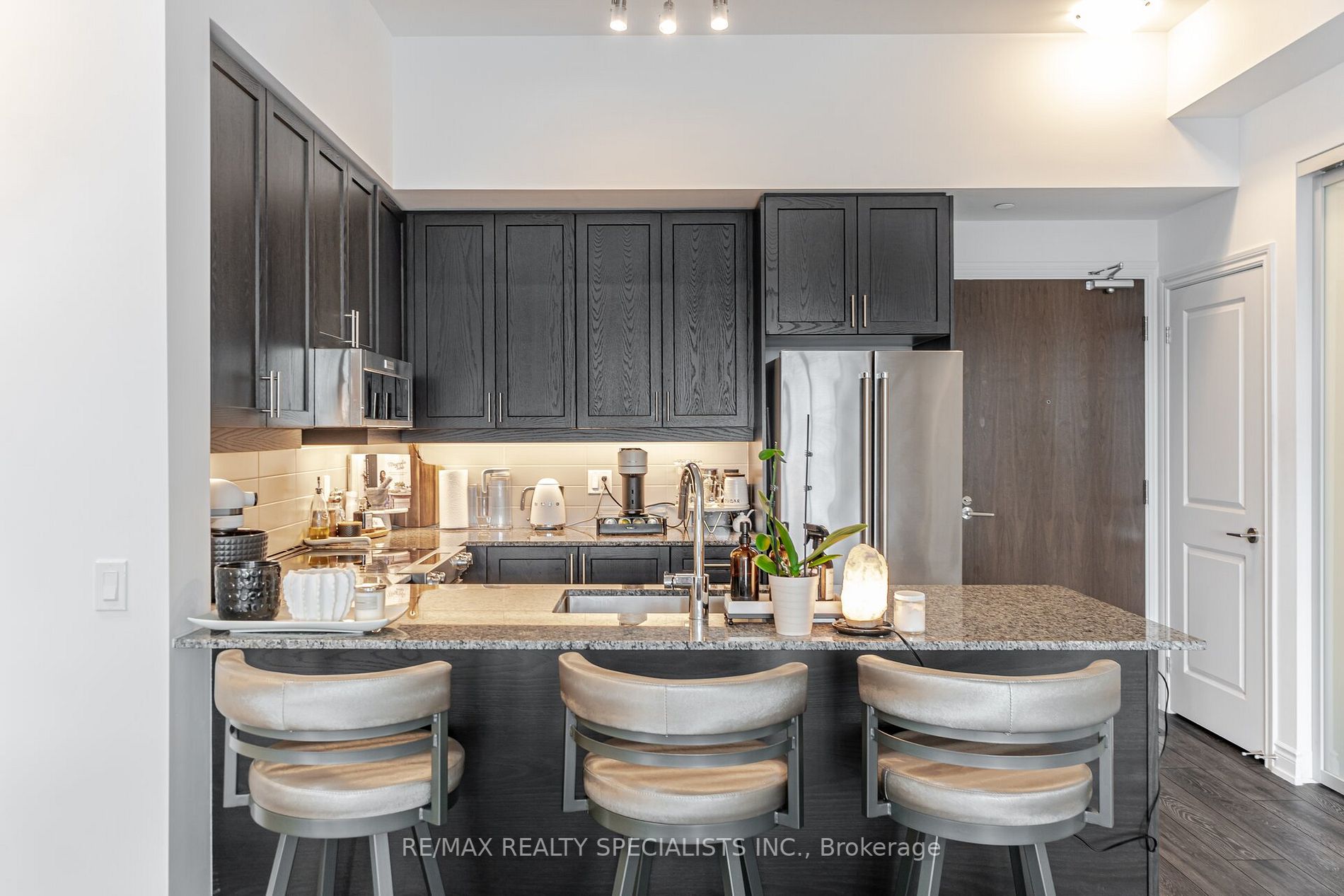 1050 Main St E, #624