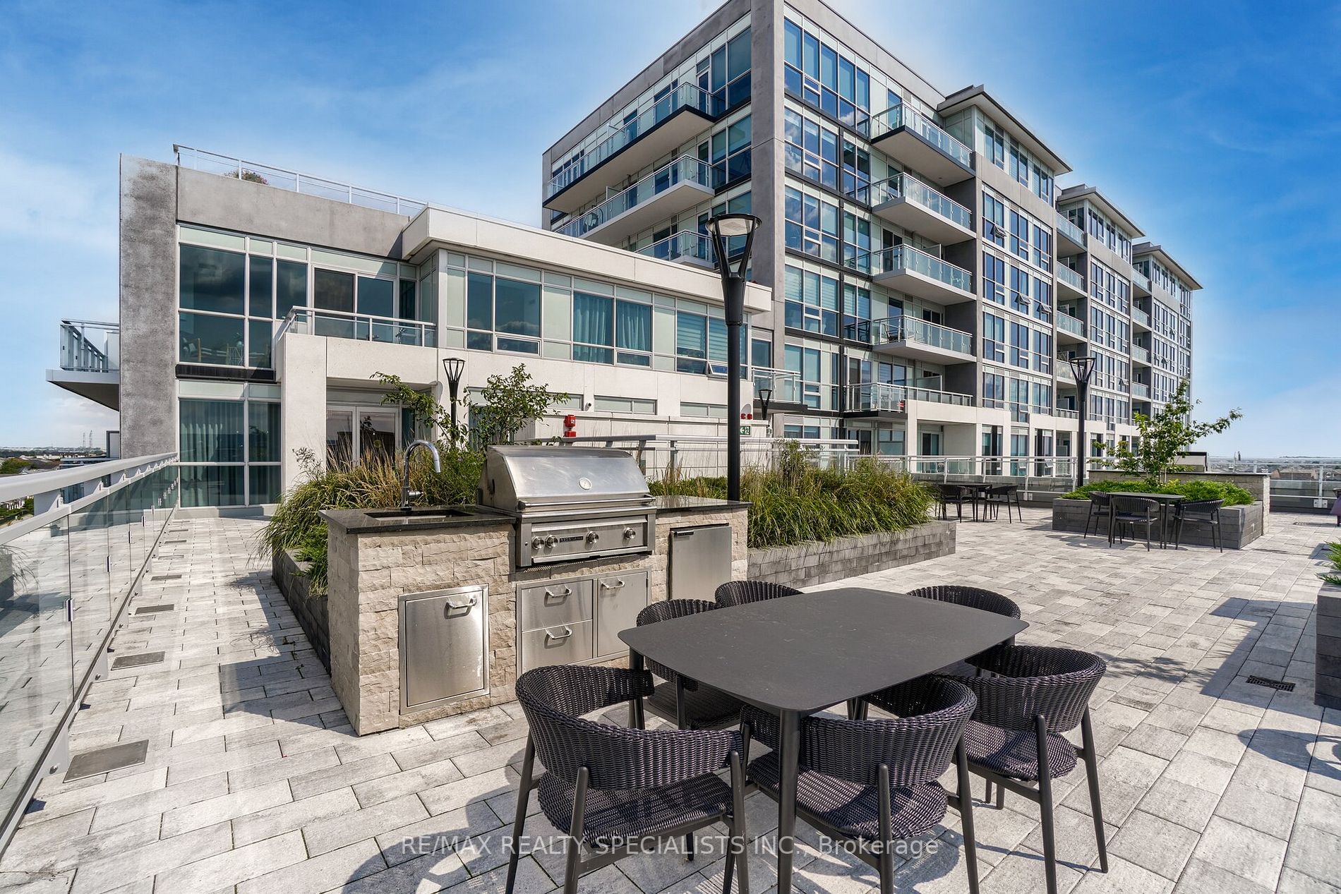 1050 Main St E, #624