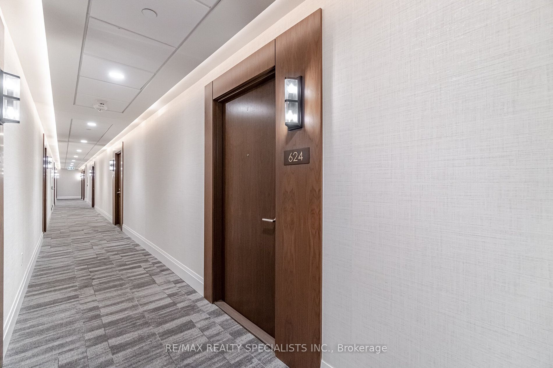 1050 Main St E, #624