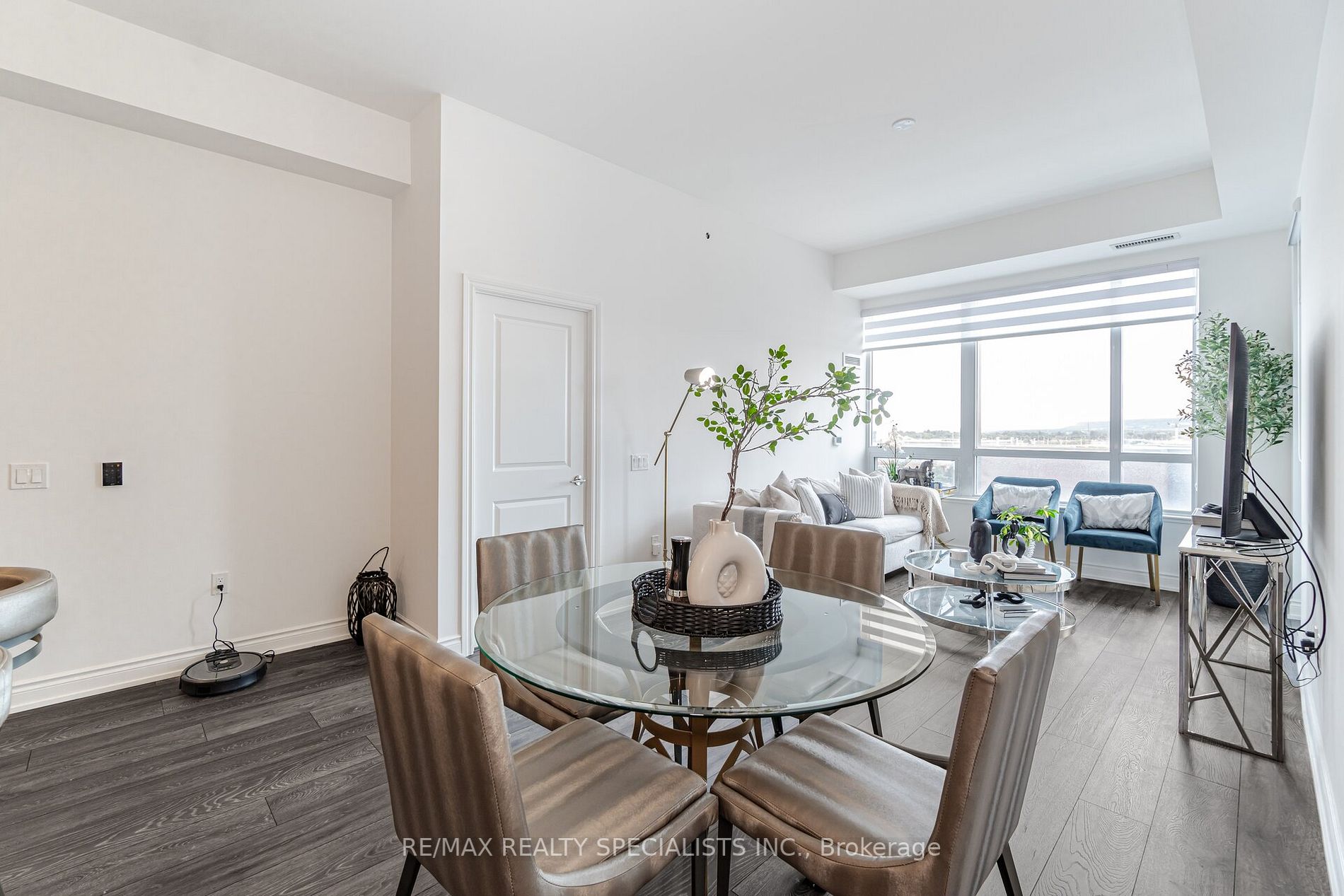 1050 Main St E, #624