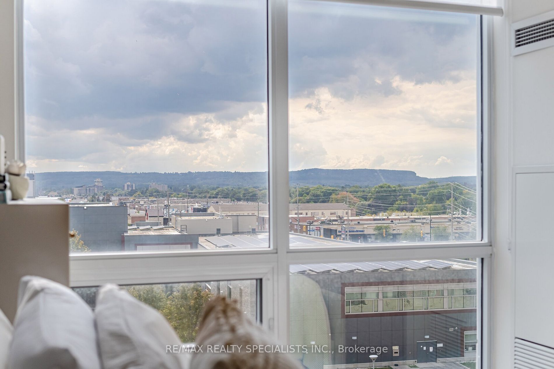 1050 Main St E, #624