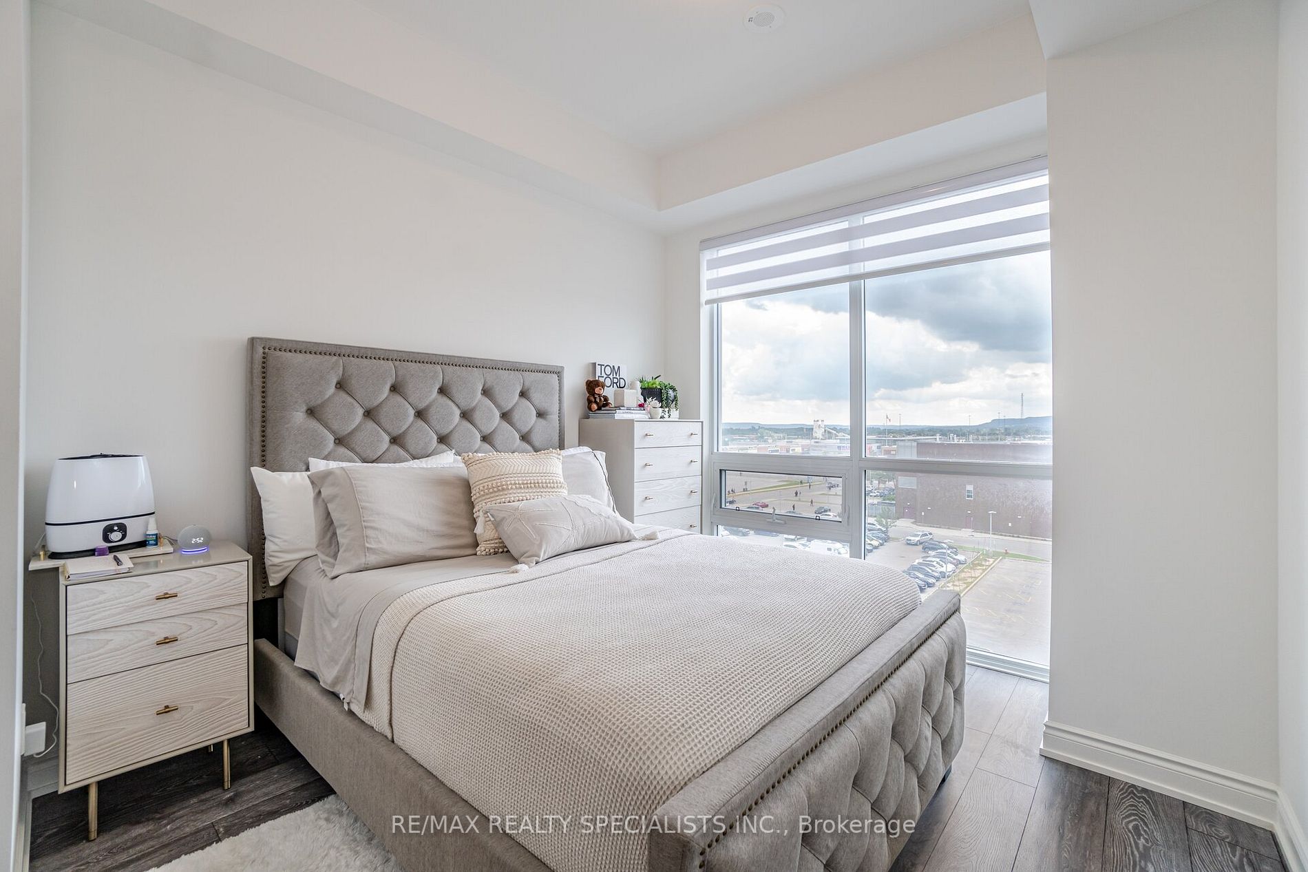 1050 Main St E, #624
