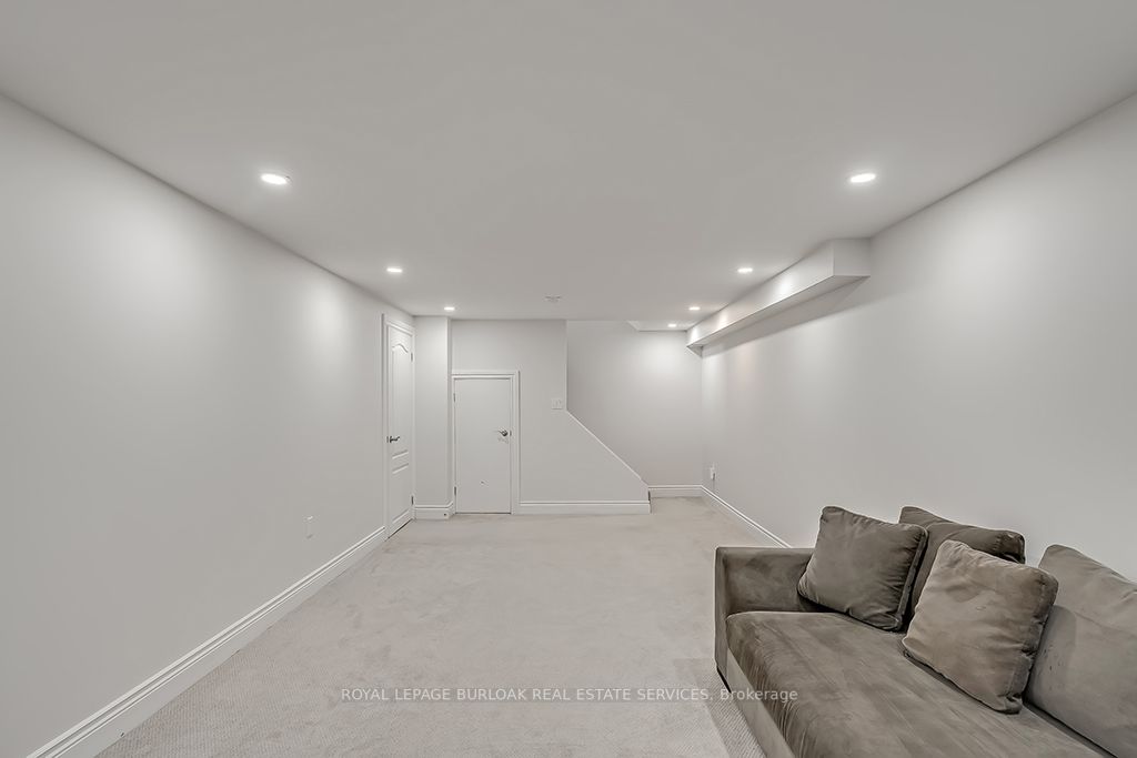3140 Clairmont Court