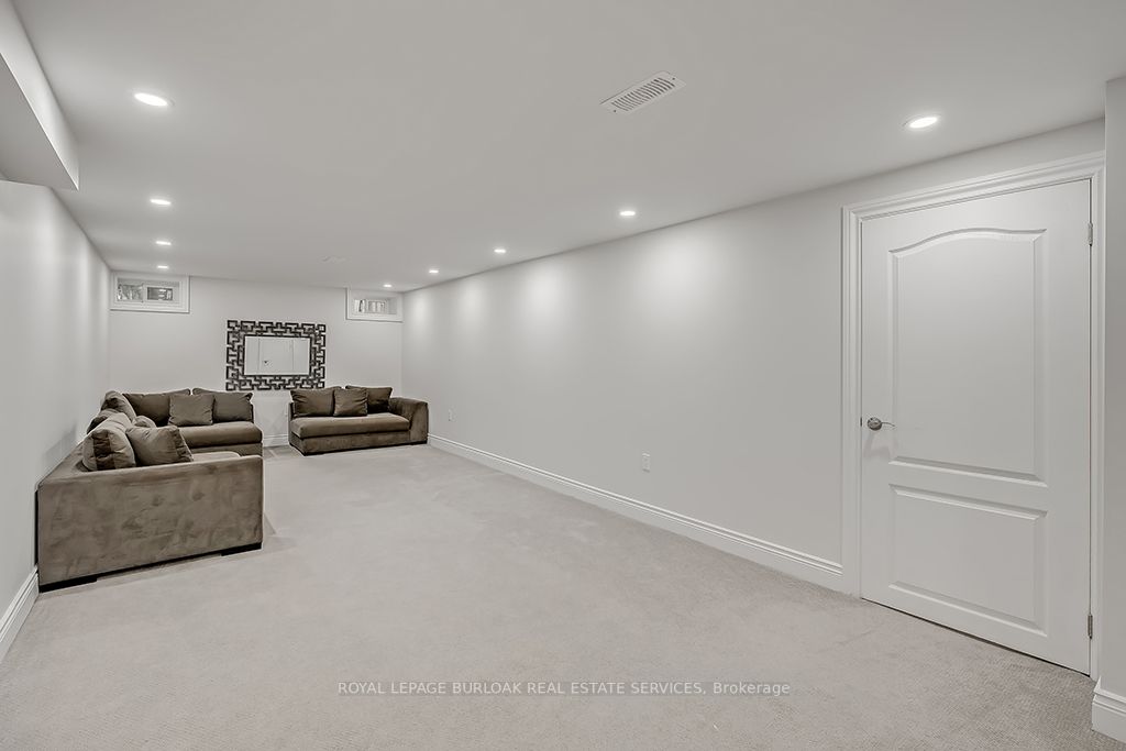3140 Clairmont Court