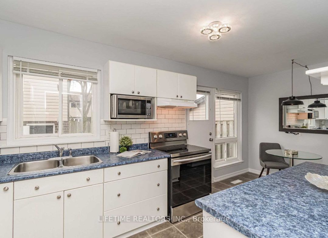 318 Laurier Ave, #59